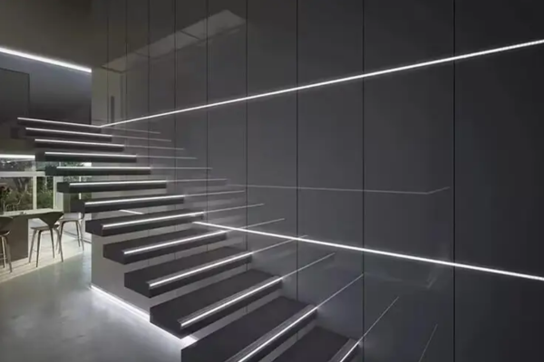 Micro Perfil LED para escadas flutuantes com iluminação nos degraus e parede